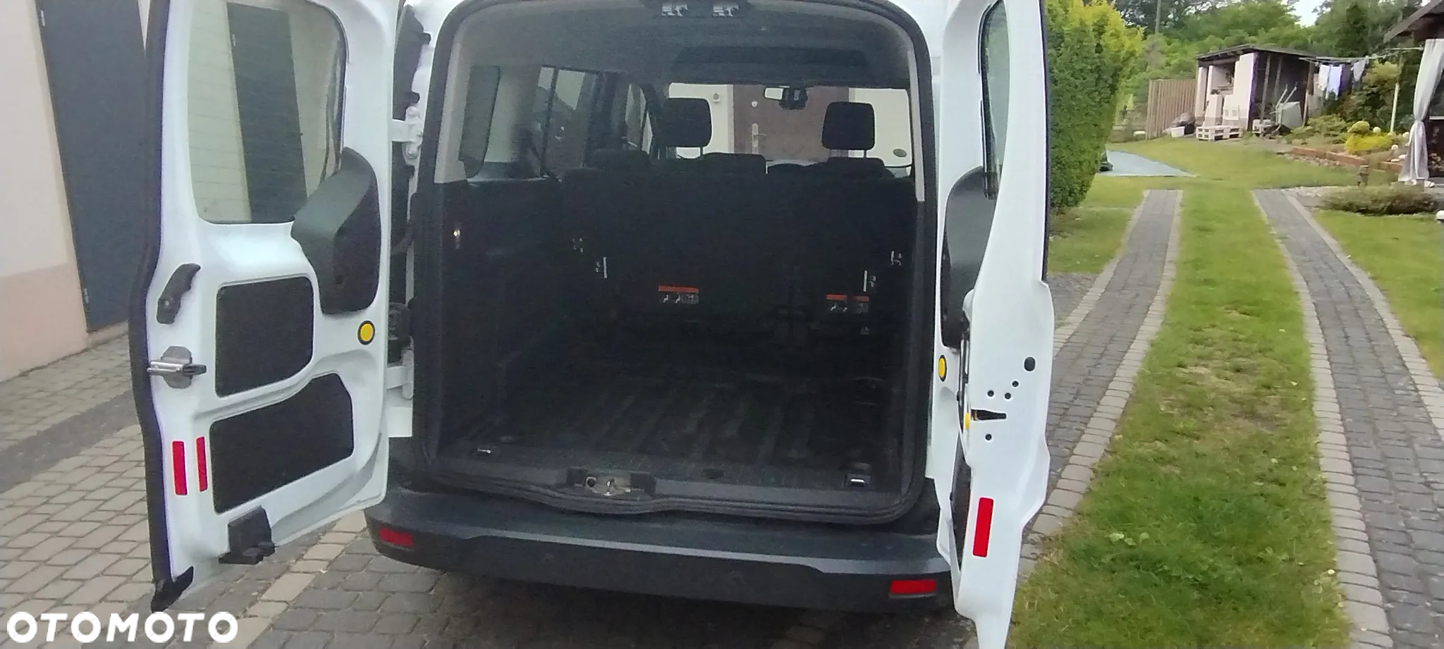 Ford Transit Connect - 13