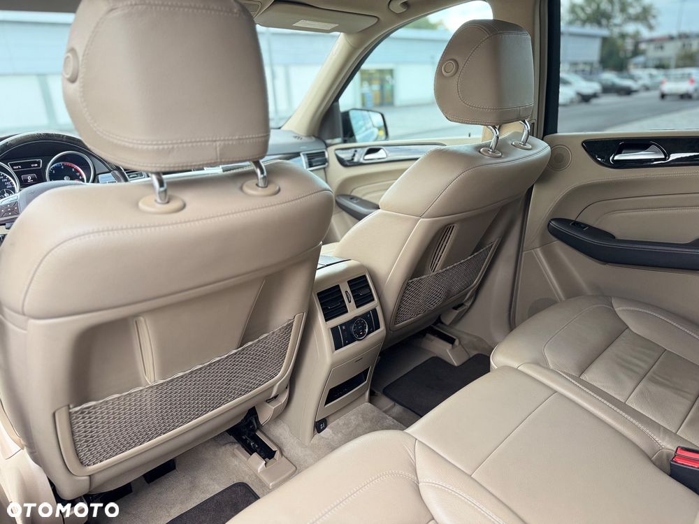 Mercedes-Benz ML 350 BlueTec 4-Matic - 25