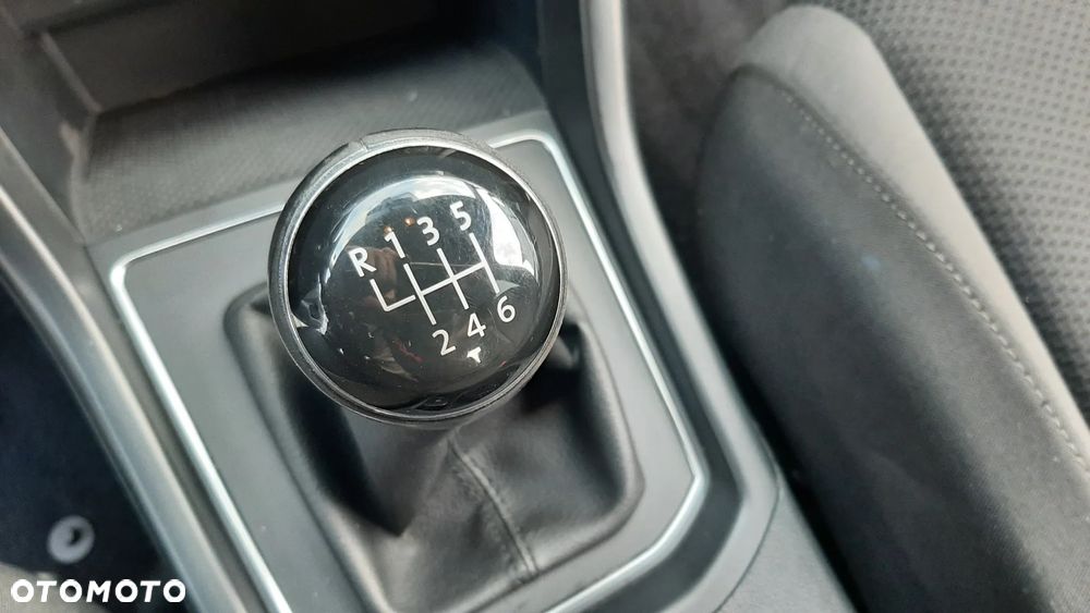 Volkswagen Touran - 14