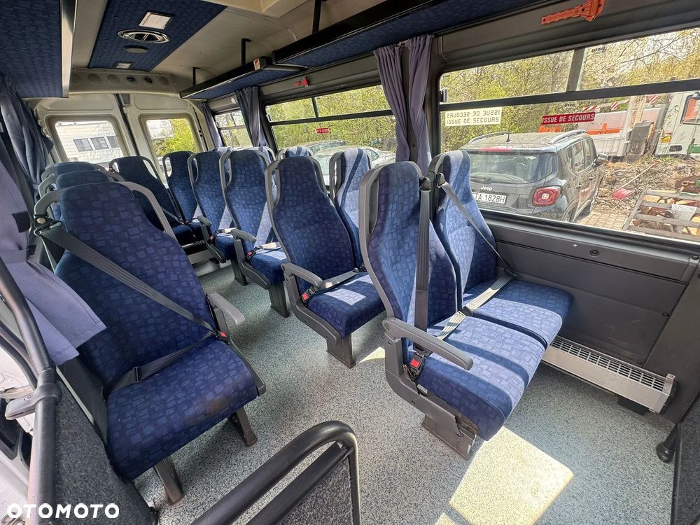 Irisbus Iveco Daily Klima Tylko 157 tyś km z Wojska Francuskiego 17 Osobowy - 16