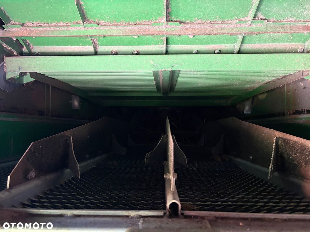 John Deere S680i - 32