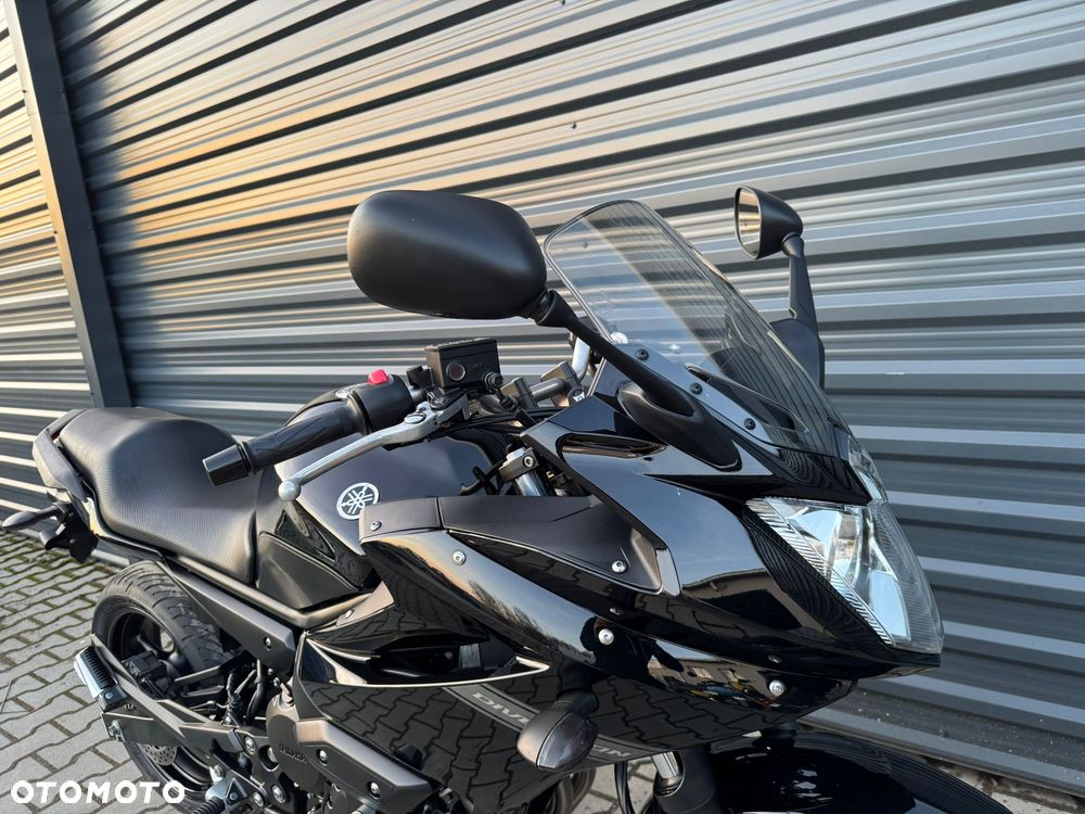 Yamaha XJ - 9