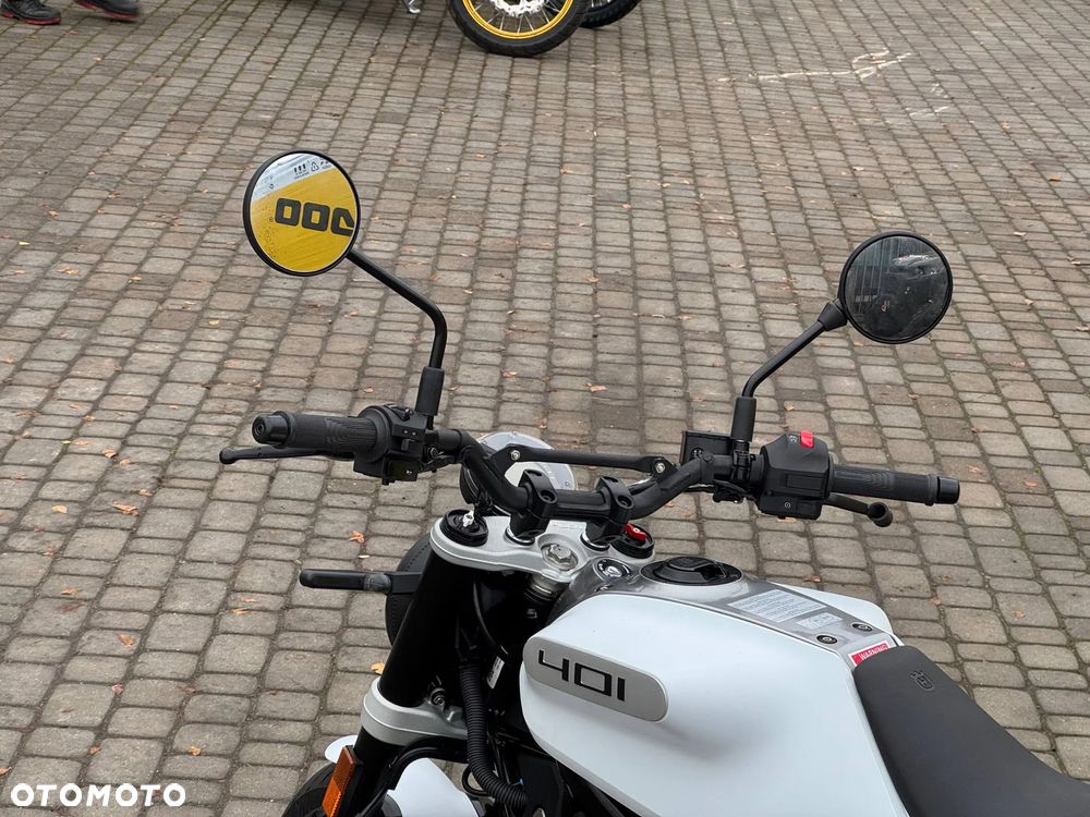 Husqvarna Vitpilen - 10