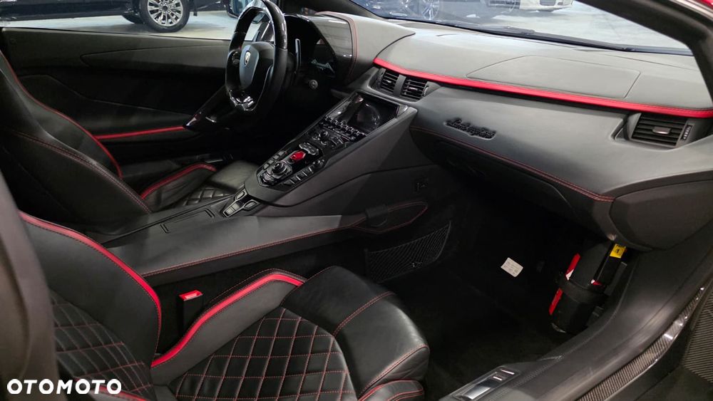 Lamborghini Aventador - 26