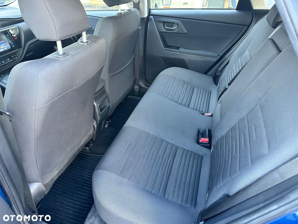 Toyota Auris - 17