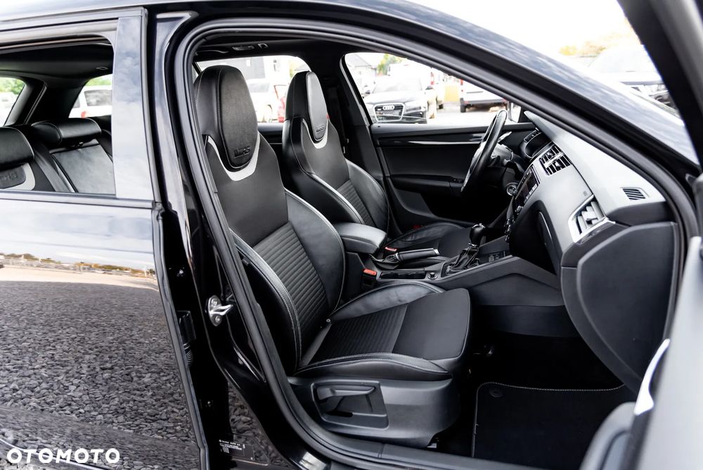 Skoda Octavia 2.0 TDI DSG RS - 24