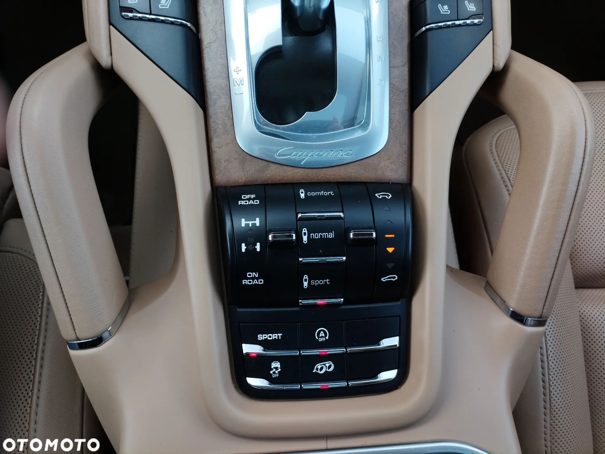 Porsche Cayenne GTS - 13