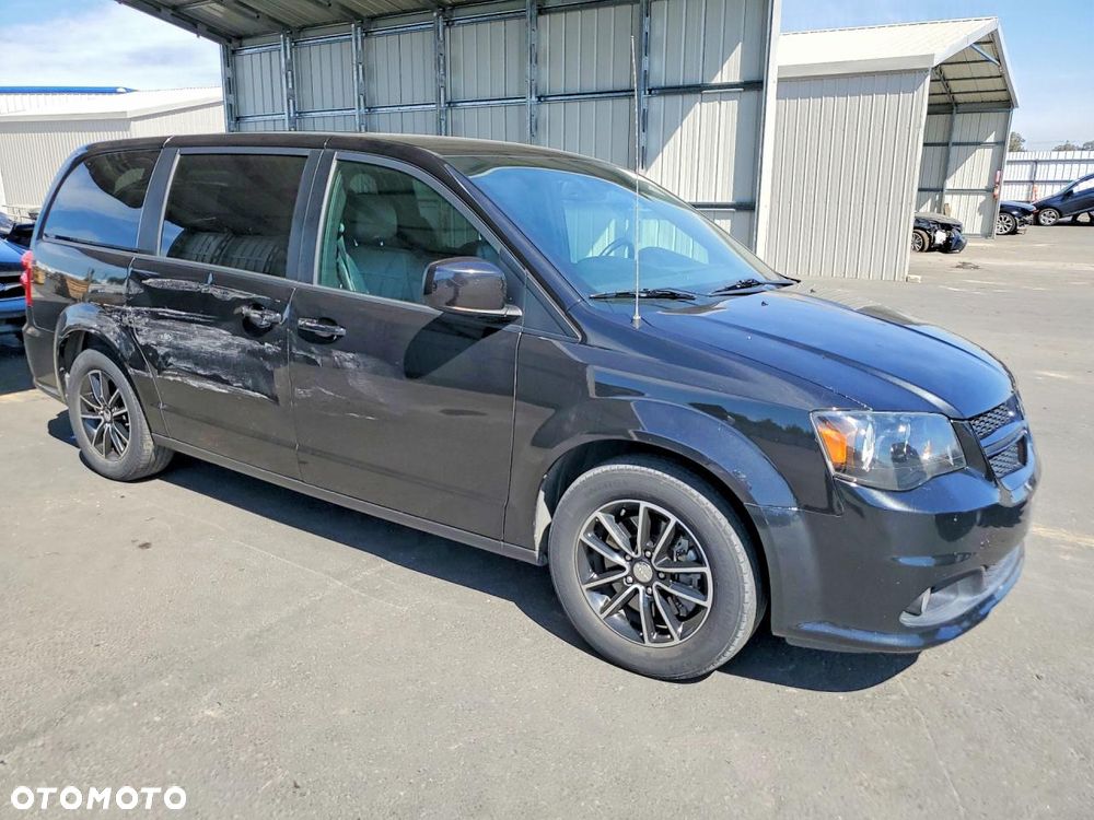 Dodge Grand Caravan - 5