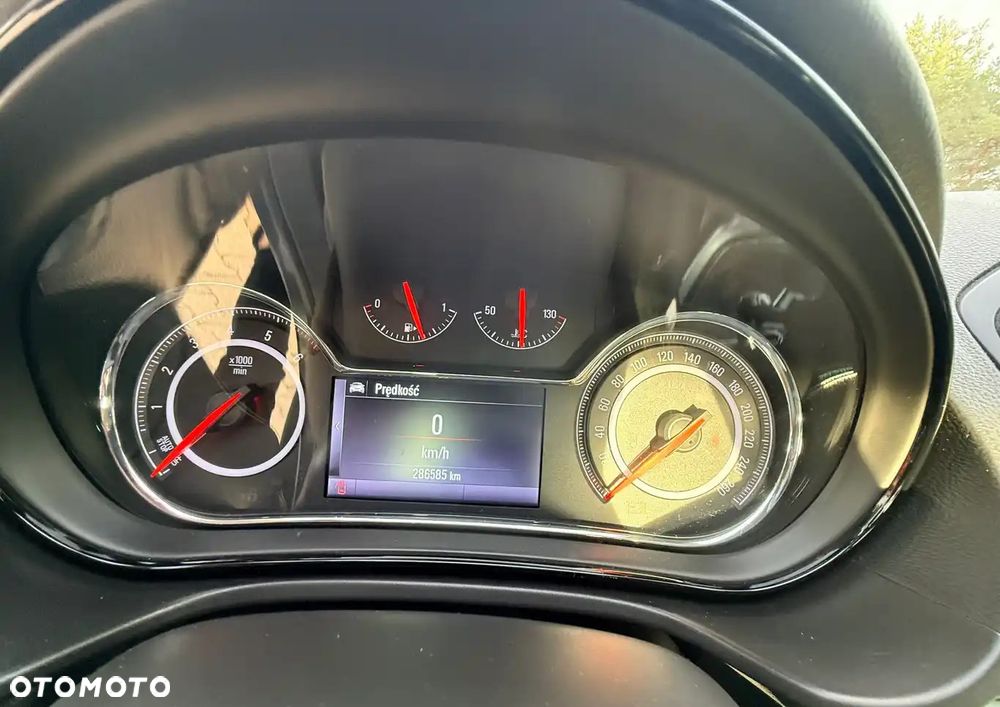 Opel Insignia - 12