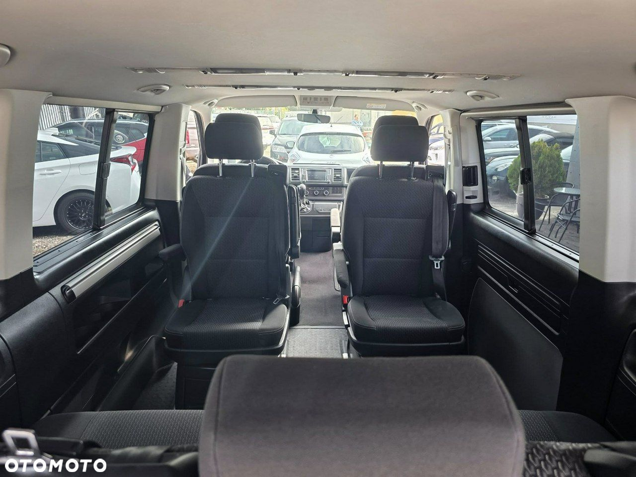 Volkswagen Multivan - 26