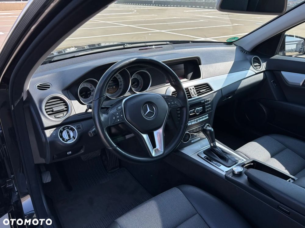 Mercedes-Benz Klasa C 180 BlueEFFICIENCY 7G-TRONIC Avantgarde - 18