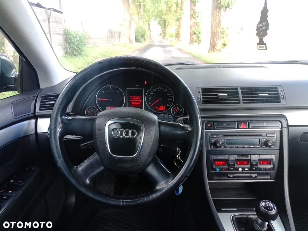 Audi A4 Avant 2.0 TDI - 4