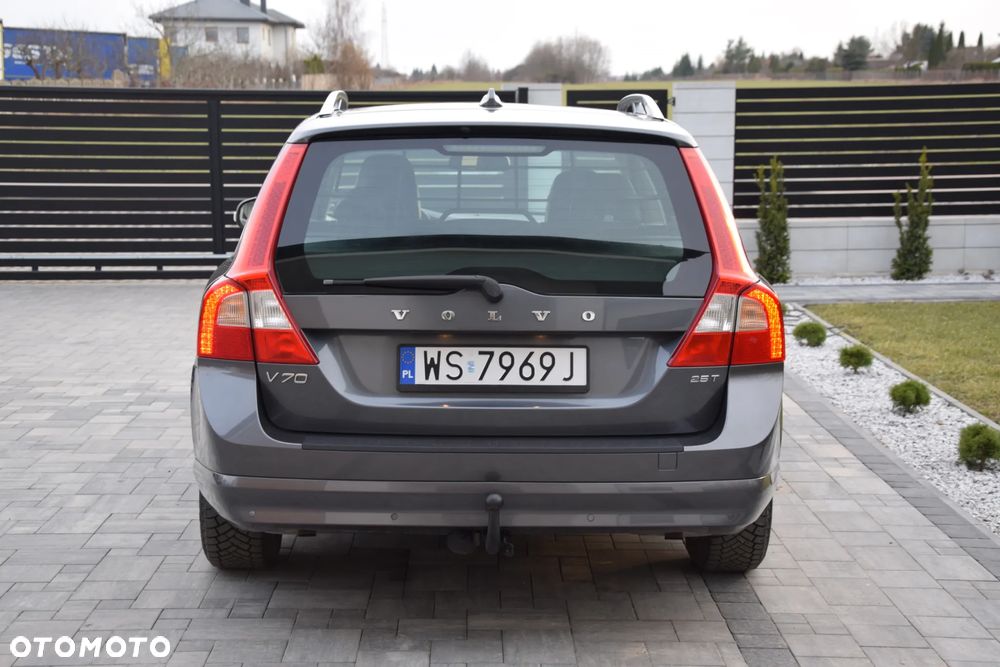 Volvo V70 2.5T Summum - 16