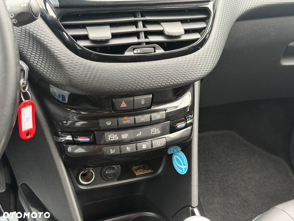 Peugeot 2008 BlueHDi FAP 120 STOP & START Allure - 25