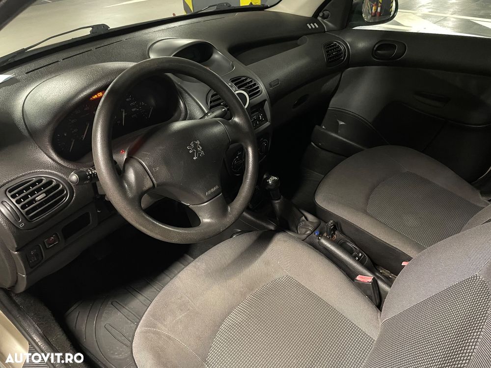 Peugeot 206 1.4E Sedan - 4