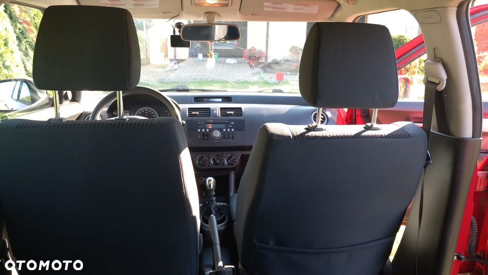 Suzuki Swift 1.3 DDiS 16v GLX - 12