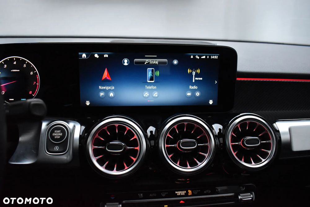 Mercedes-Benz GLB - 17