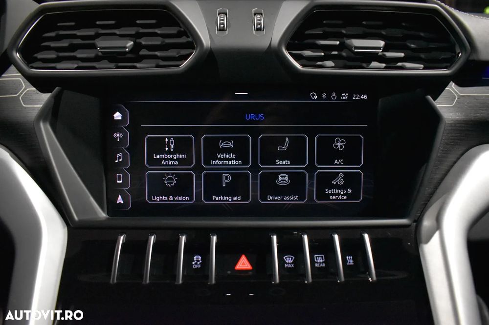 Lamborghini URUS - 37