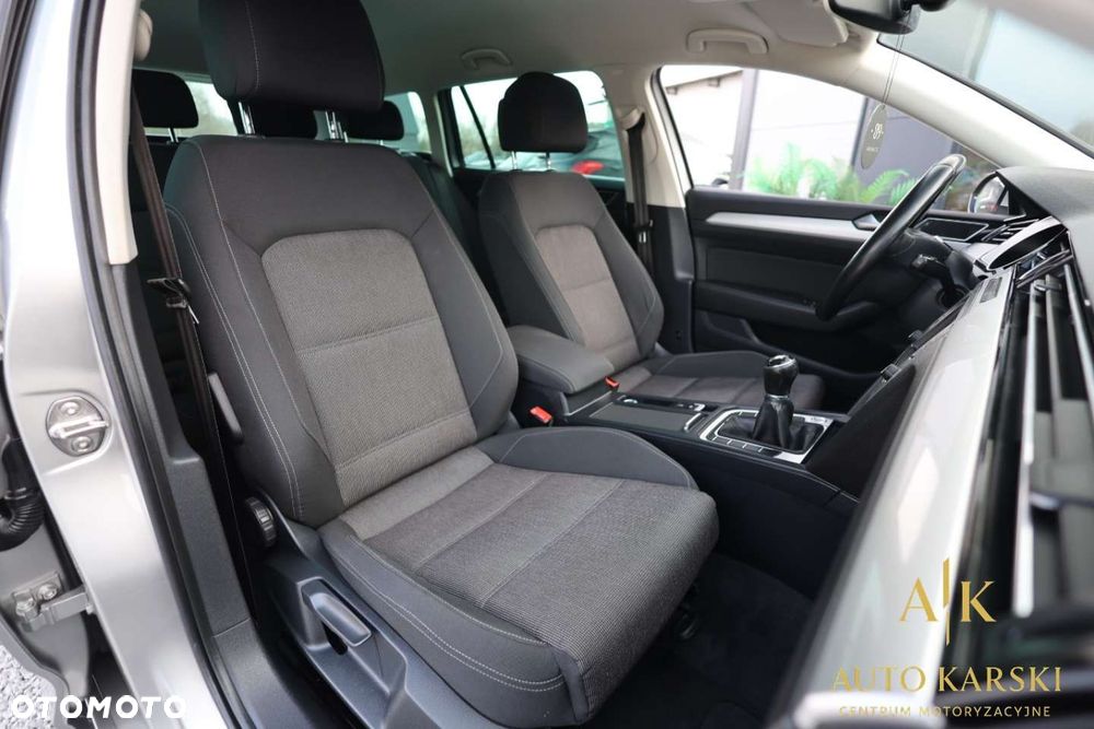 Volkswagen Passat - 36