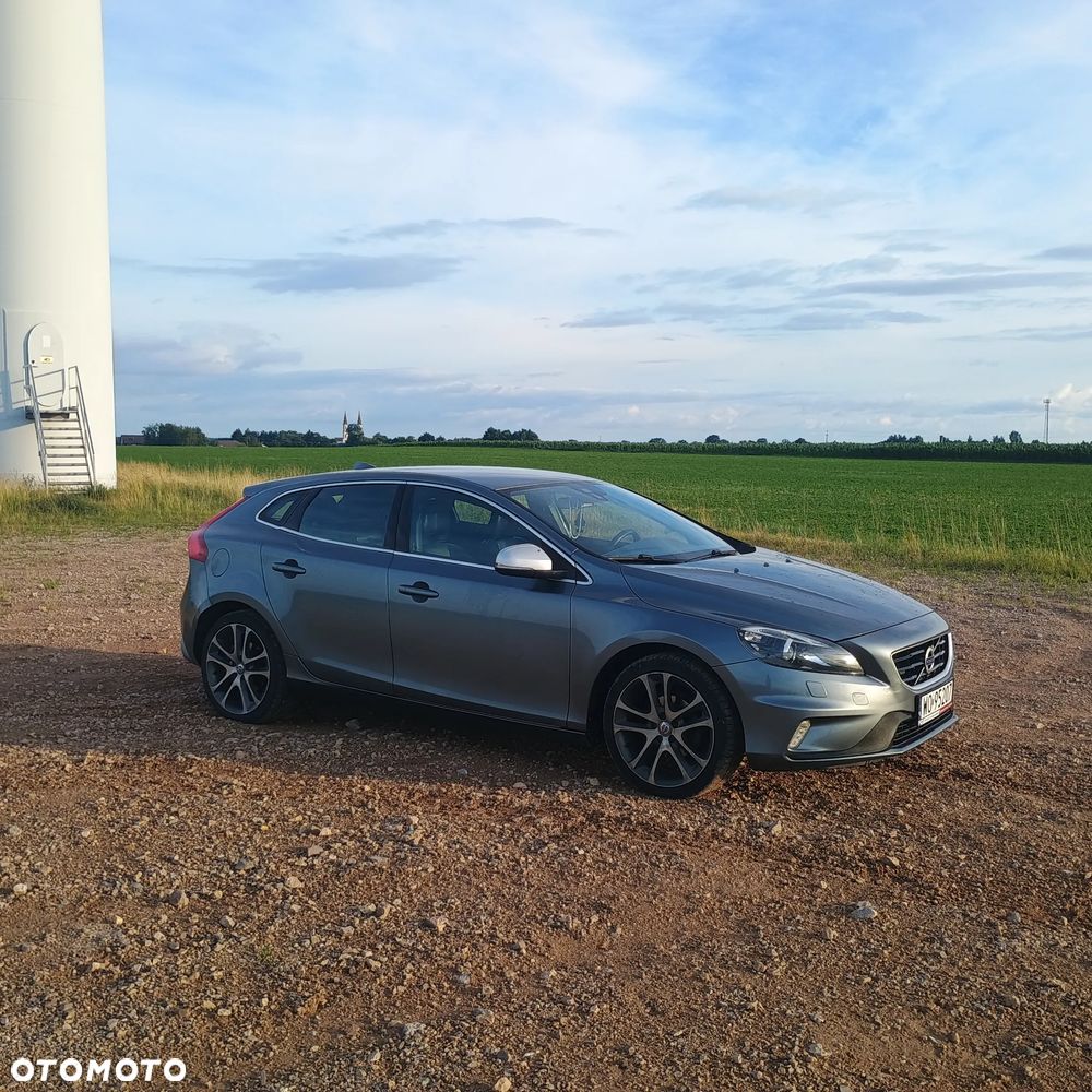 Volvo V40 D2 Drive-E R-Design Kinetic - 2