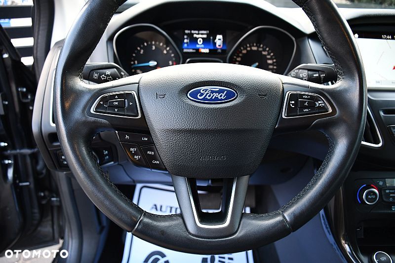 Ford Focus 1.5 EcoBlue Start-Stopp-System TITANIUM DESIGN - 12