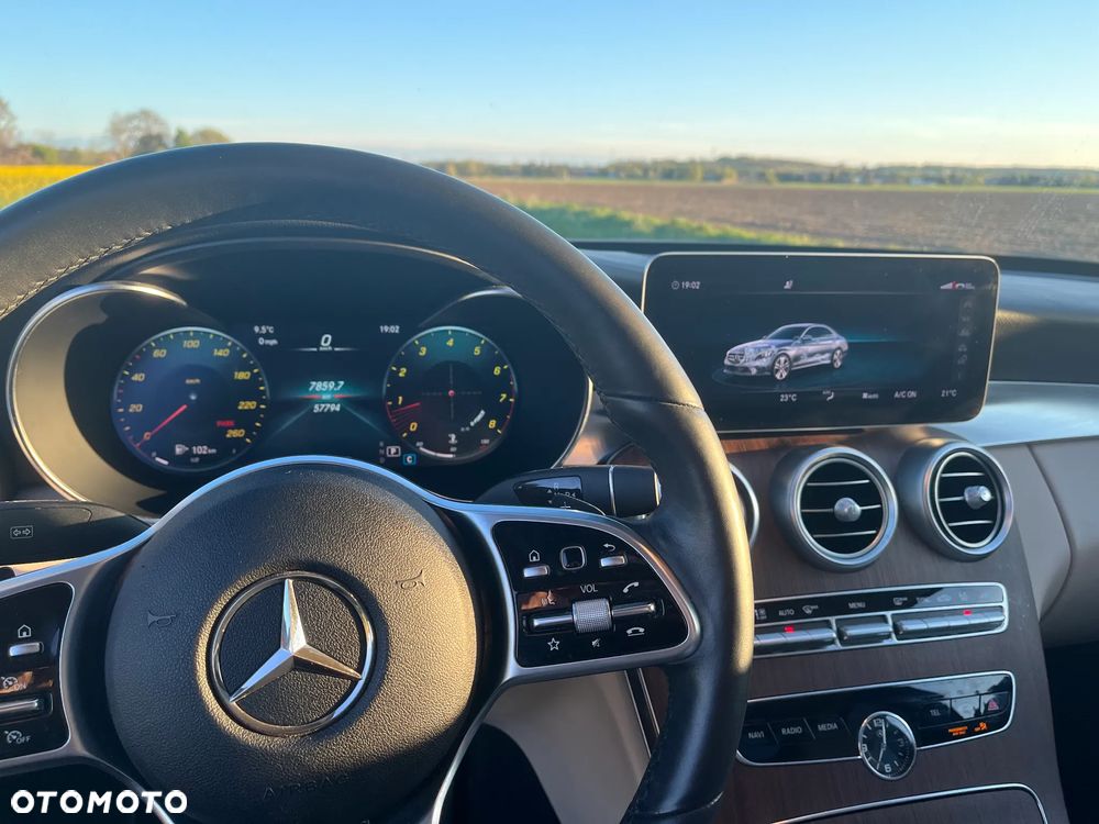 Mercedes-Benz Klasa C 300 4Matic 9G-TRONIC Avantgarde - 11