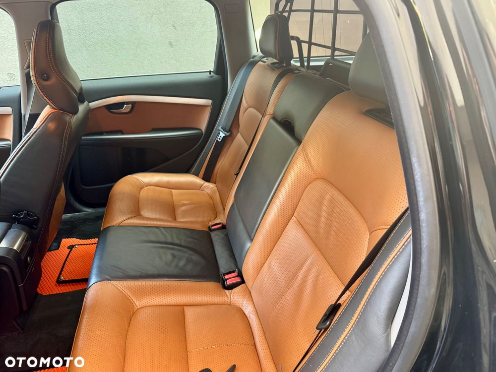 Volvo XC 70 - 25