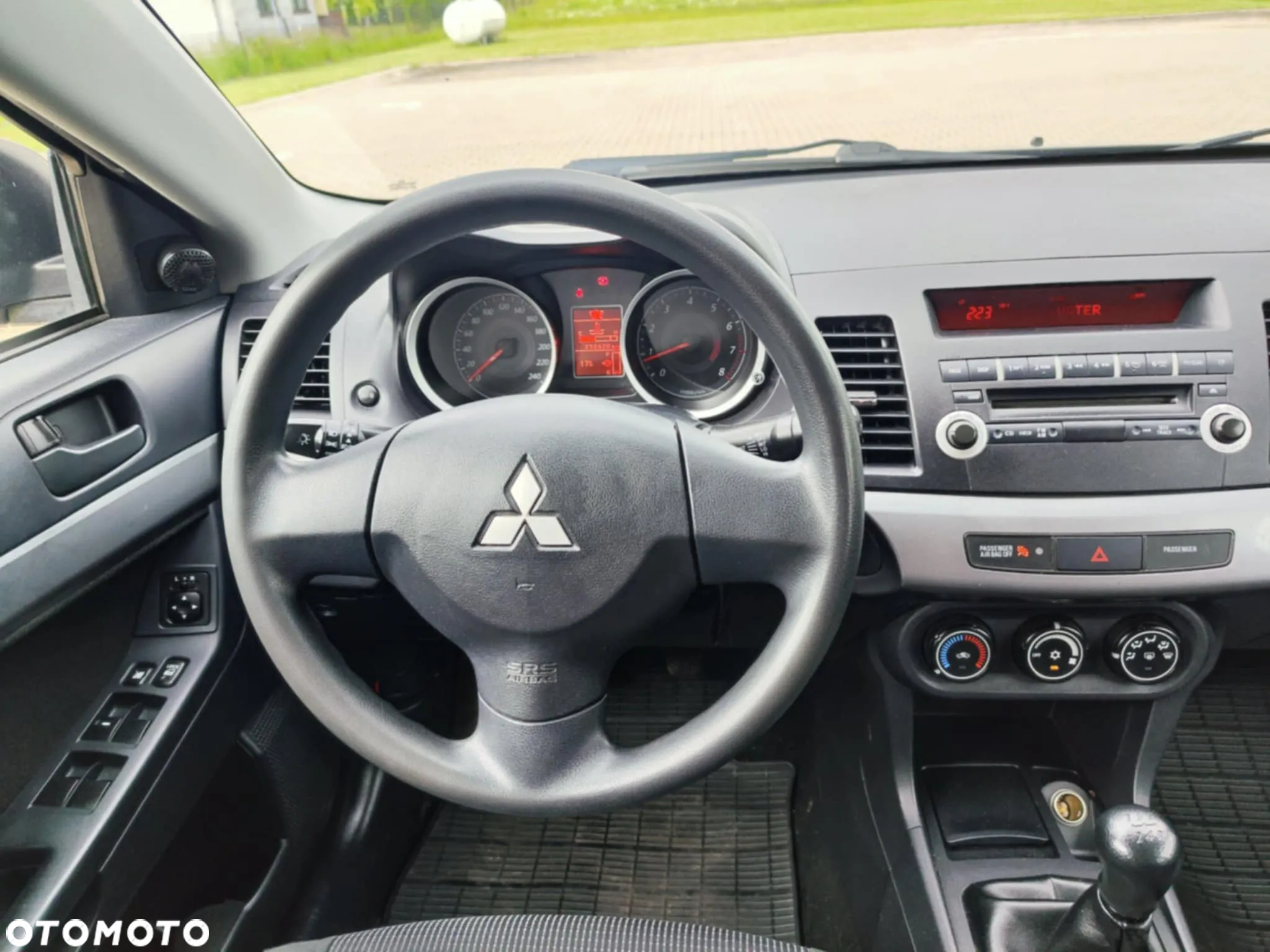 Mitsubishi Lancer 1.5 Inform - 16