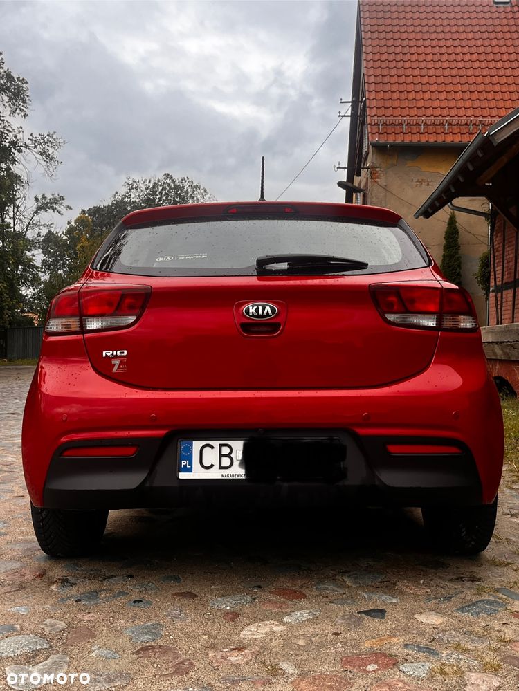 Kia Rio 1.4 L - 3