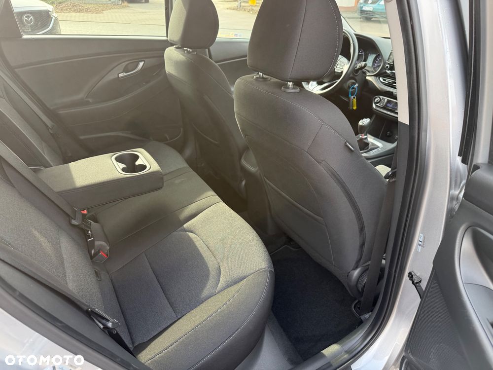 Hyundai i30 1.5 T-GDI 48V-Hybrid Advantage - 12