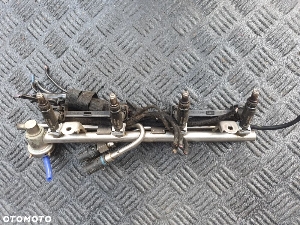 LISTWA WTRYSKOWA WTRYSKI PASSAT B5 2,0 AUDI A4 B6 B7 06B133551T - 1