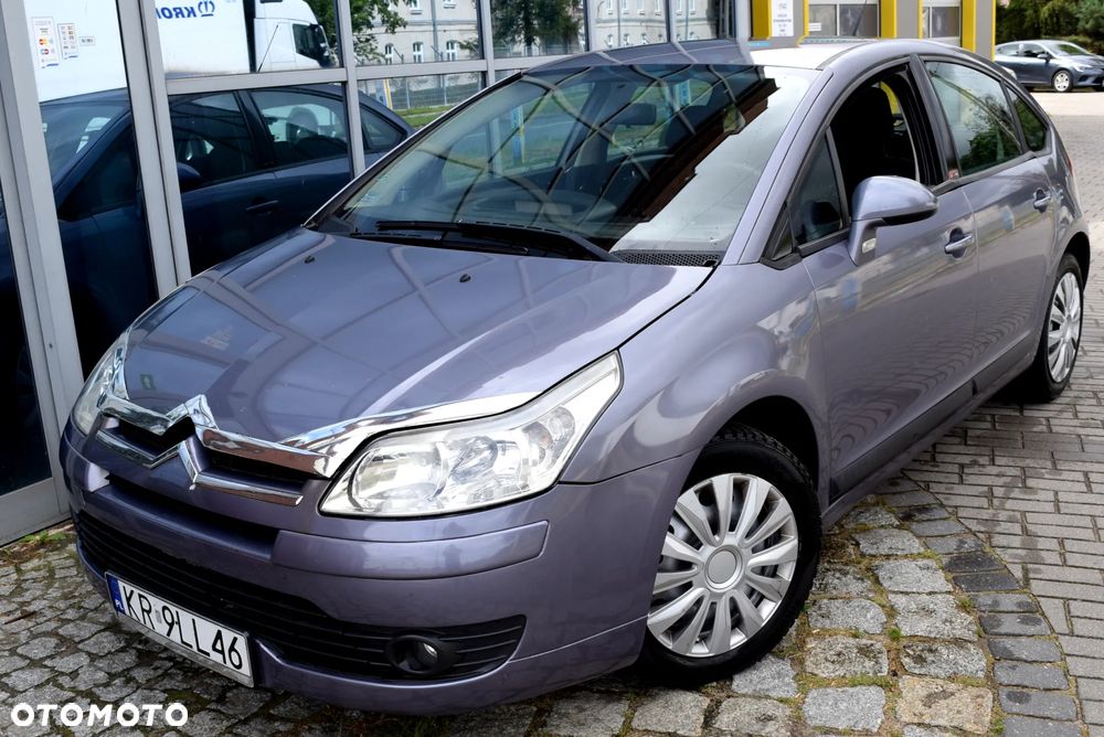 Citroën C4 1.4 16V Style - 2