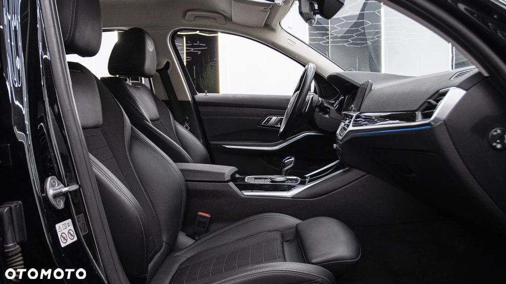 BMW Seria 3 330e xDrive Sport Line - 20