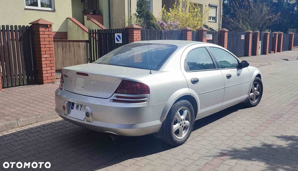 Dodge Stratus - 3