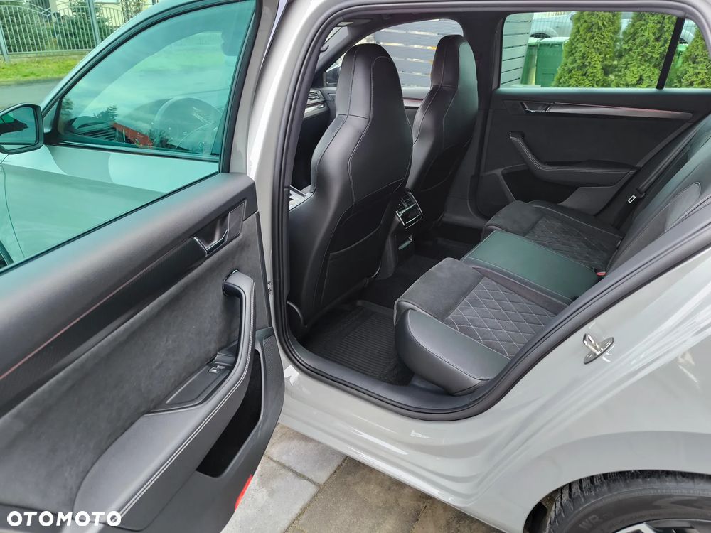 Skoda Superb 2.0 TDI SCR Sportline DSG - 33