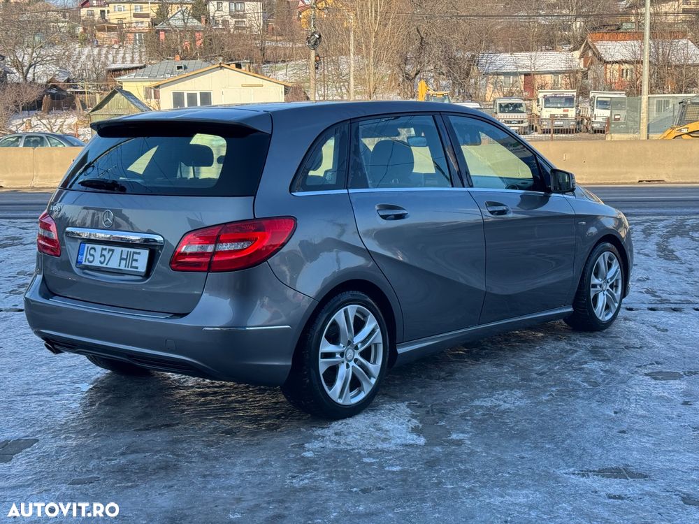 Mercedes-Benz B 180 - 13