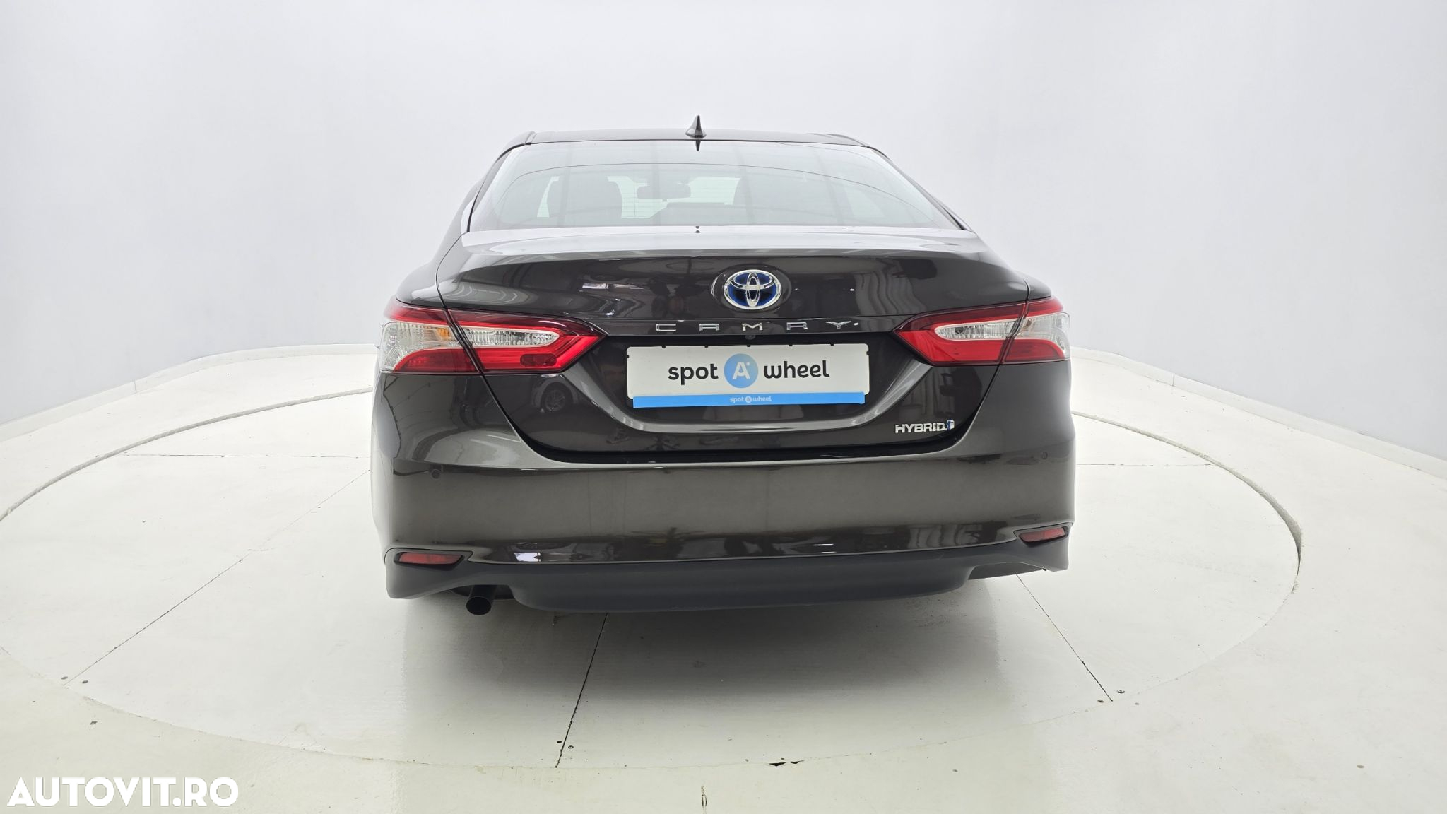 Toyota Camry - 7