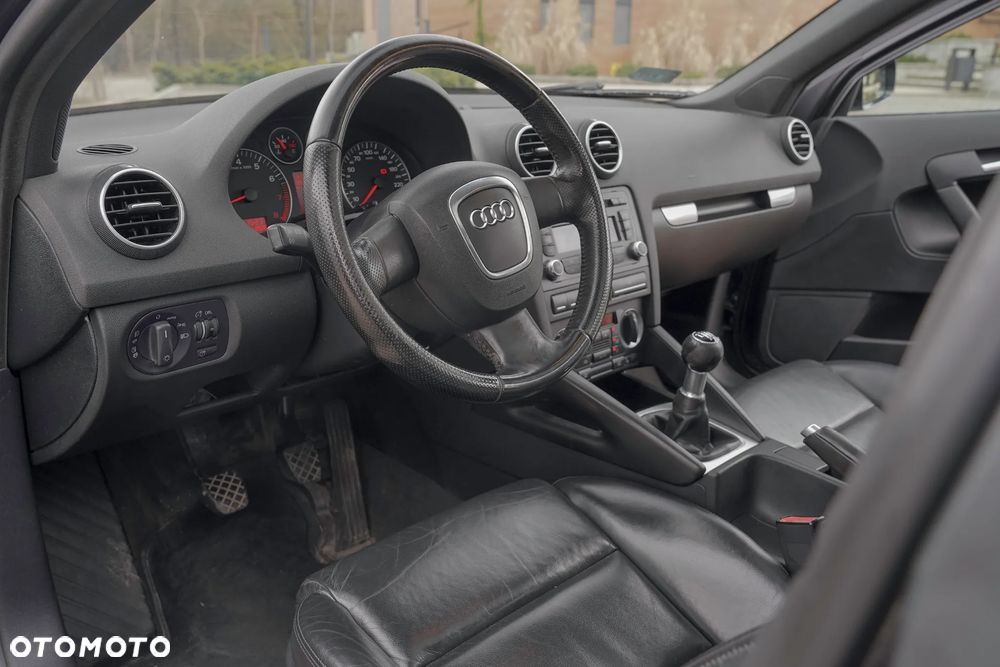 Audi A3 Sportback 1.8 TFSI S line Sportpaket (plus) - 19