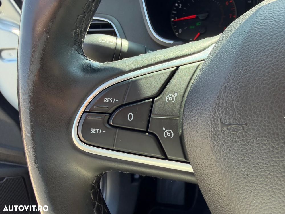 Renault Megane TCe GPF Zen - 17