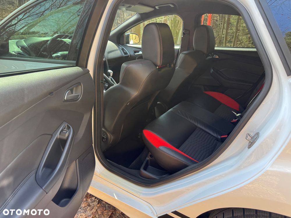 Ford Focus 2.0 EcoBoost ST mit Leder-Sport-Paket - 13