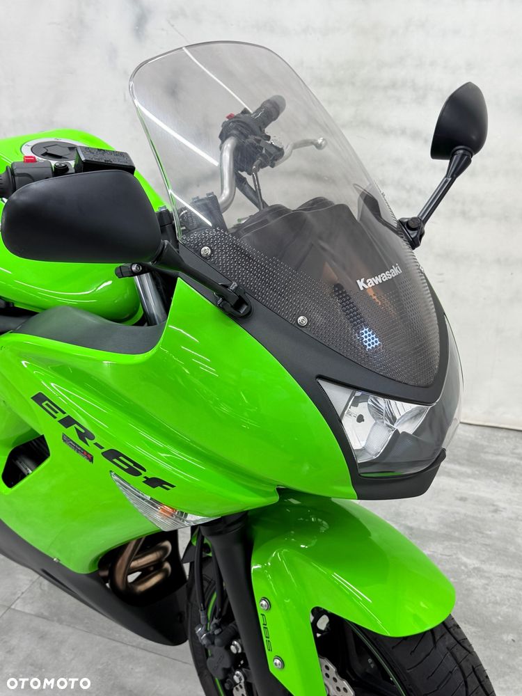 Kawasaki ER - 10