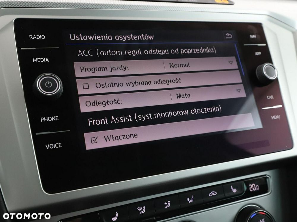 Volkswagen Passat Variant 2.0 TDI SCR DSG (BlueM Tech) Comfortline - 27