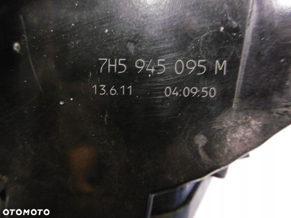 VW T5 7H5 LIFT - lampa tylna lewa - 4