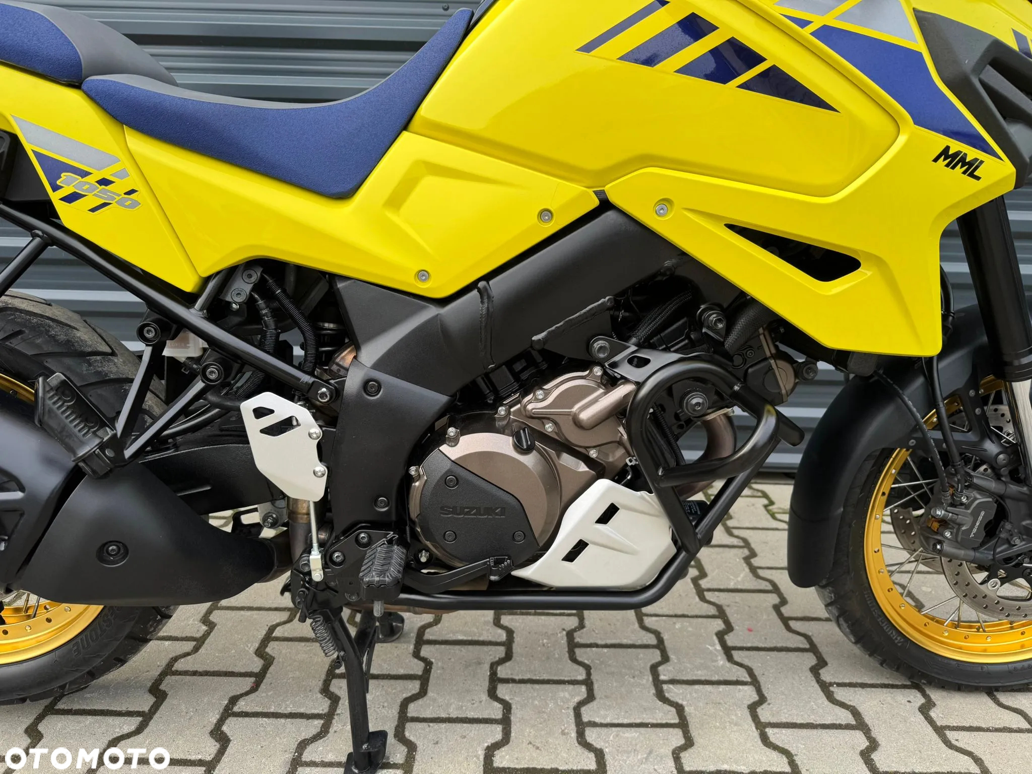 Suzuki DL - 12