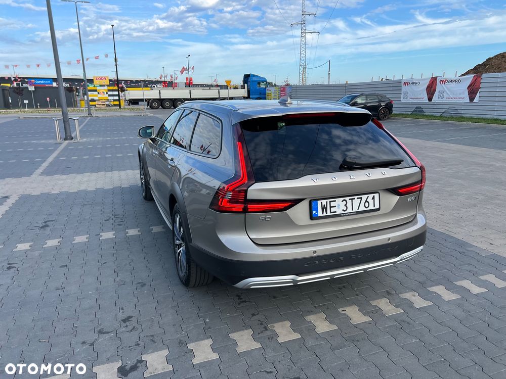 Volvo V90 Cross Country D5 SCR AWD Momentum Pro - 10