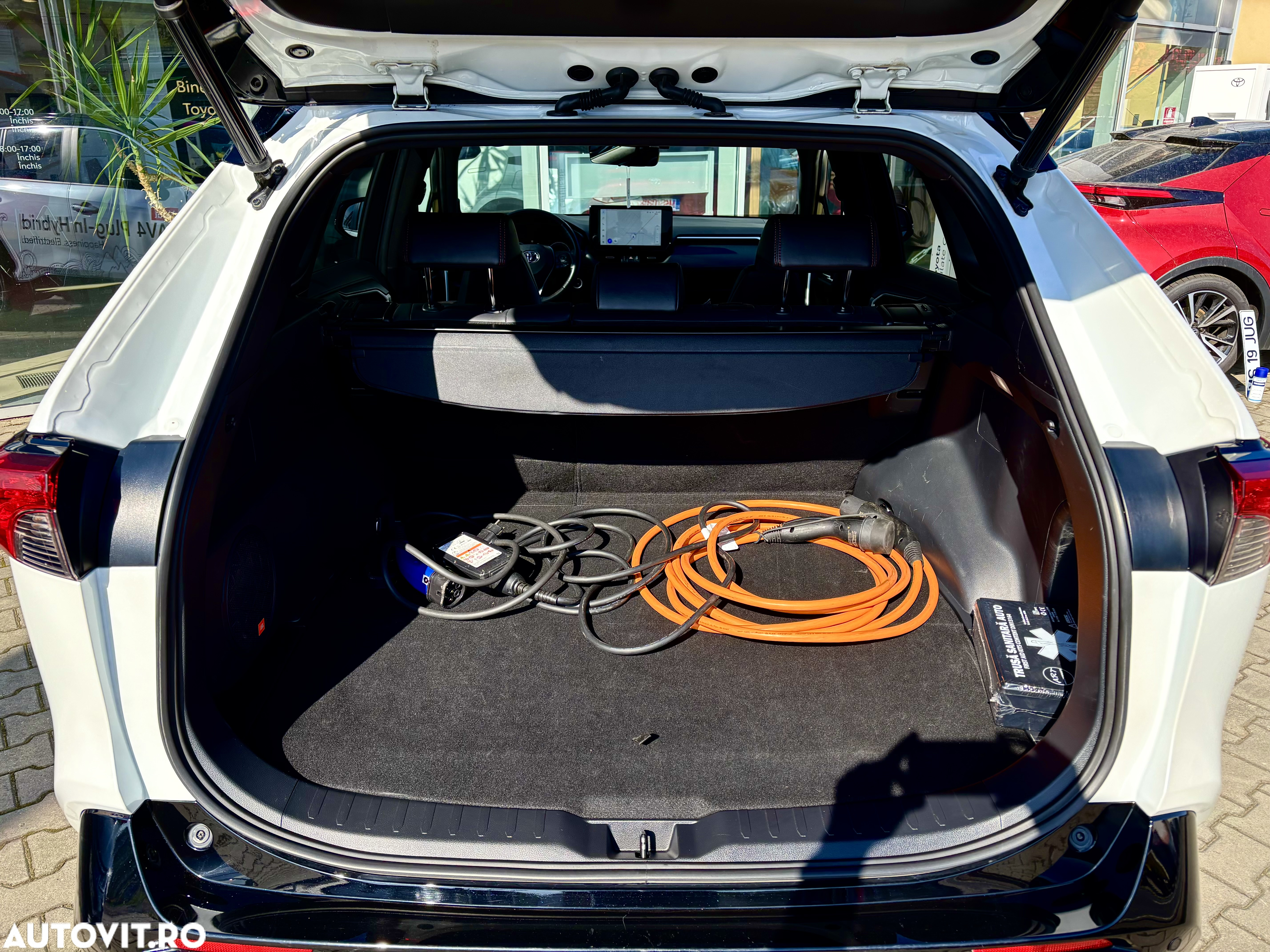 Toyota RAV4 2.5 PHEV VVT-iE 4x4 Style Bi-Tone - 25
