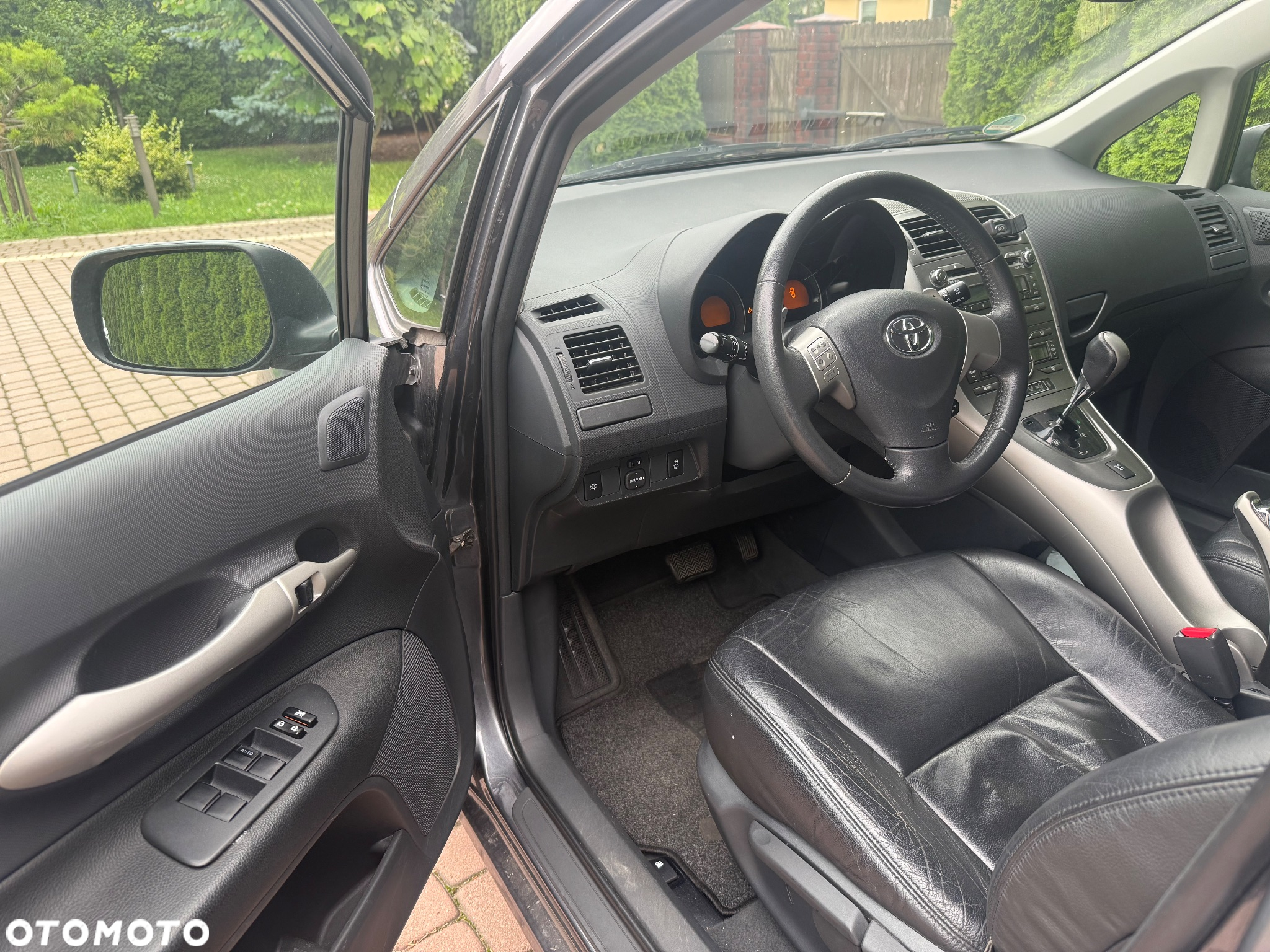 Toyota Auris 1.6 VVT-i Premium MM - 14