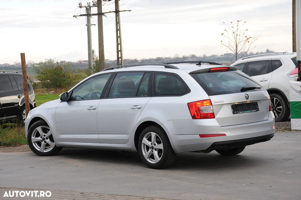 Skoda Octavia Combi 2.0 TDI Tour - 14