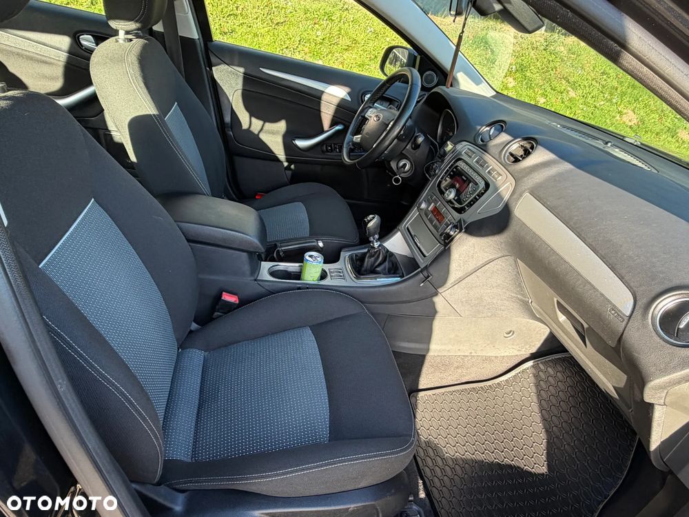 Ford Mondeo - 10