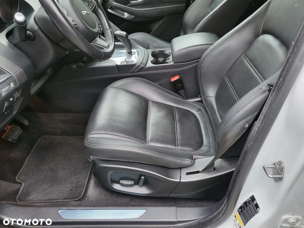 Jaguar E-Pace 2.0 i4P AWD HSE - 29